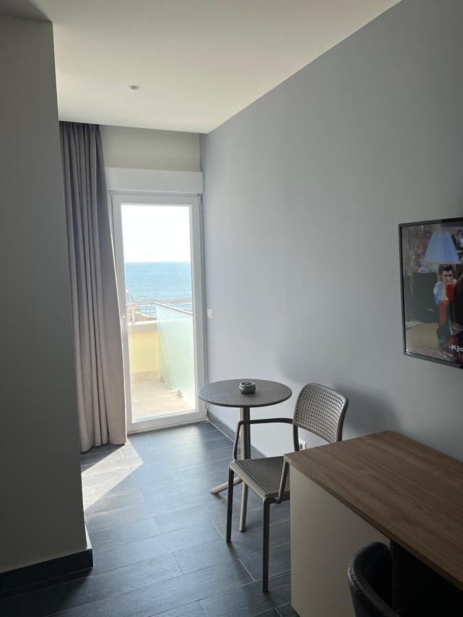 Split Rooftop Suites Durrës Exterior foto