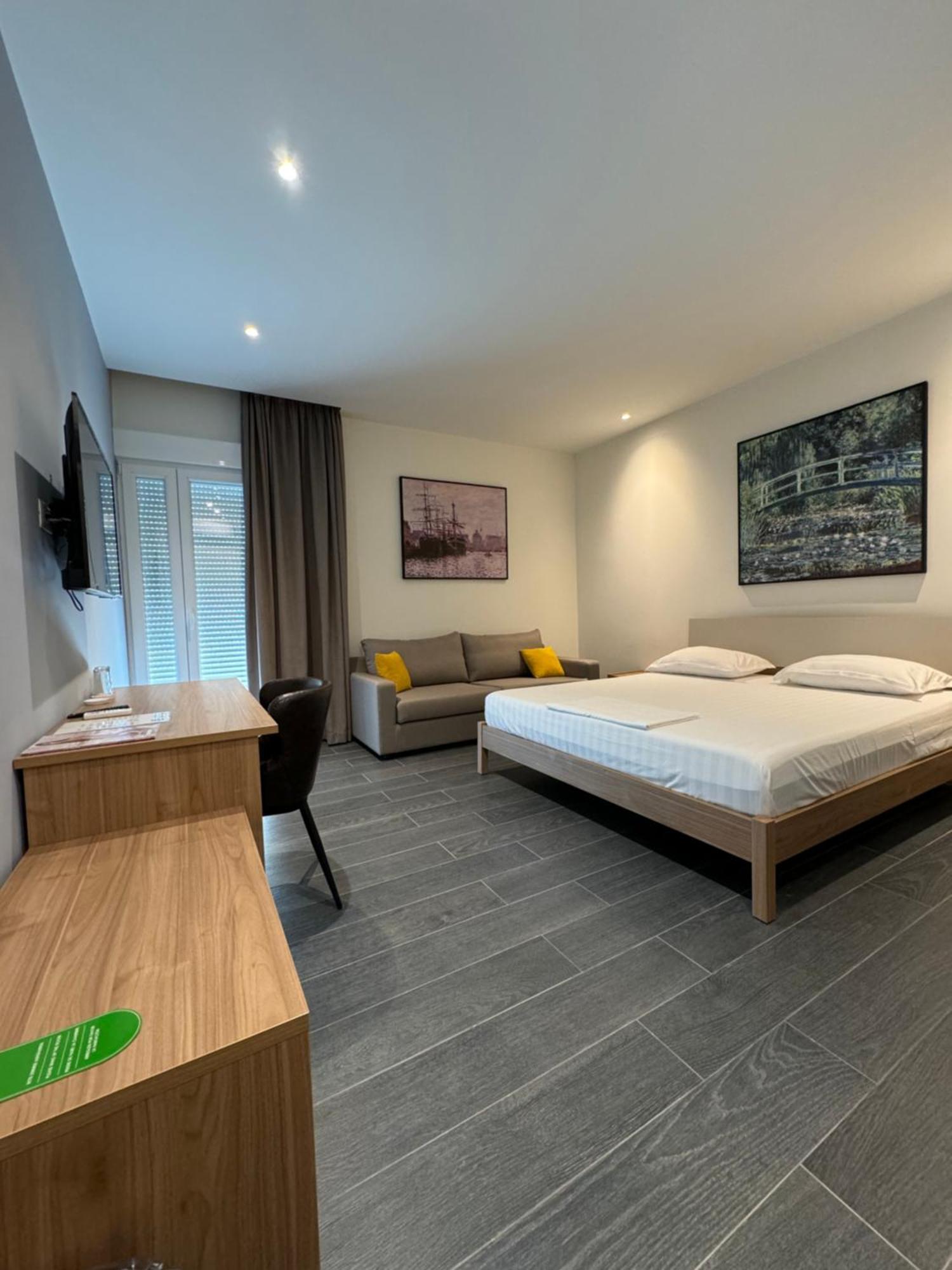 Split Rooftop Suites Durrës Exterior foto